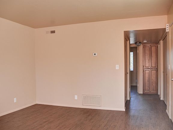 5th image of 204 W Hillside Ave