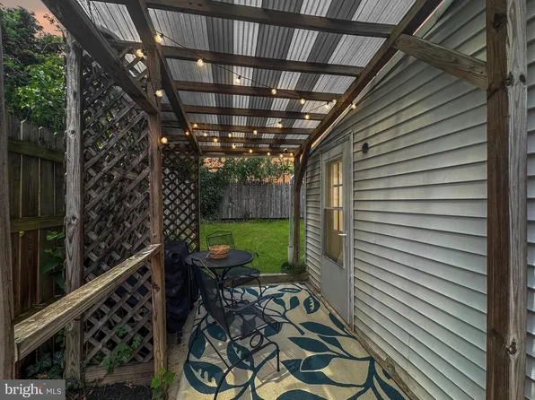 440 Lemonte St, Philadelphia, PA 19128