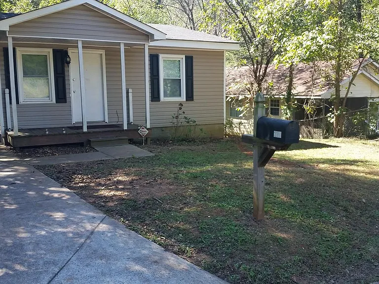 276 Moreland Ave — Photo 1