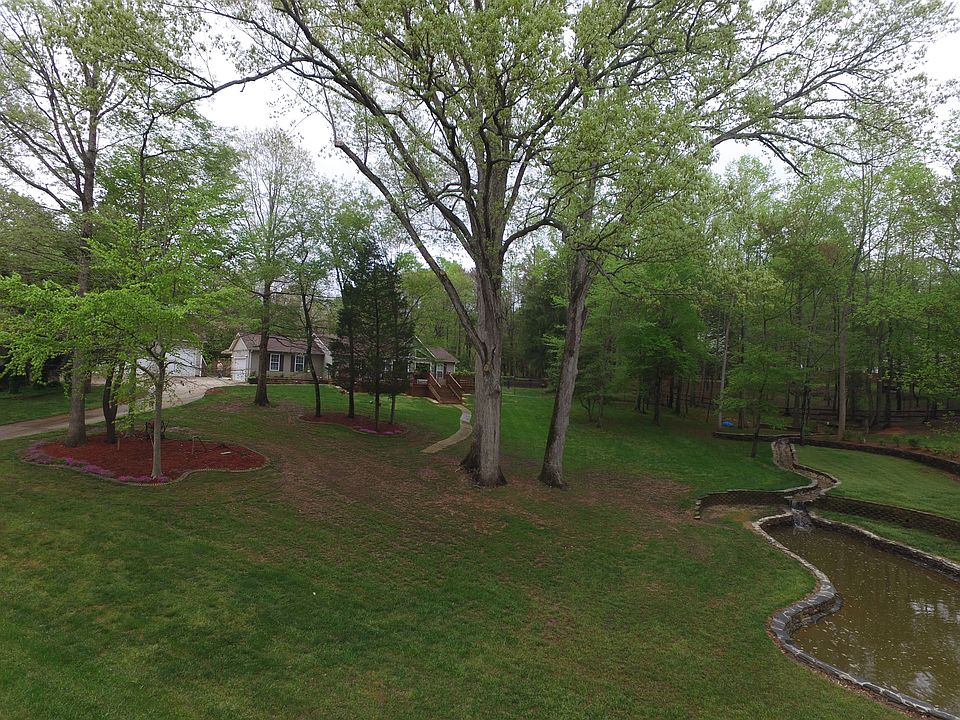 1st image of 110 Brooktree Dr