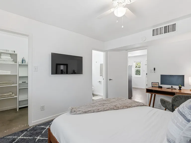 1421 E Roosevelt St #4 — Photo 22