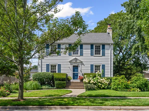 9508 Leamington Ave, Skokie, IL 60077