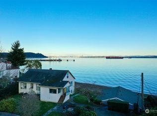 7895 Beach Dr E, Port Orchard, WA 98366
