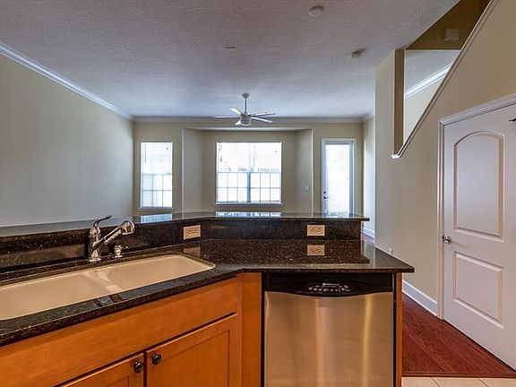 5th image of 306 S Edison Ave Unit 3