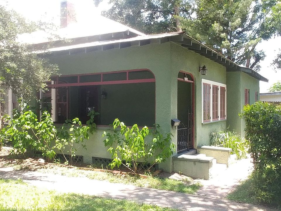 1st image of 221 W Rich Ave