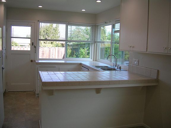 3rd image of 10698 Hale Pl