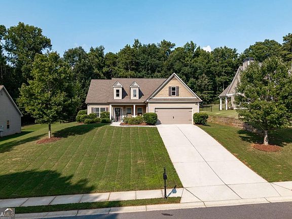 3rd image of 430 Kimberly Cir