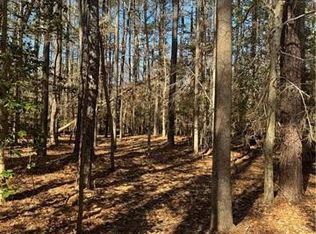 8417 Croaker Rd, Williamsburg, VA 23188