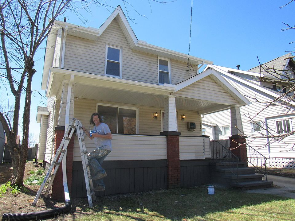 1st image of 1322 Burkhardt Ave