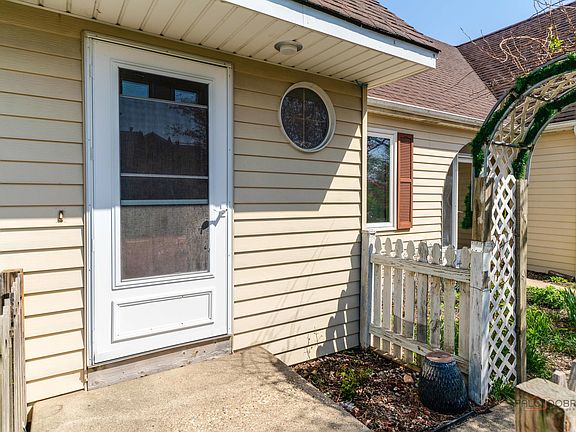 4th image of 807 Burris Ave