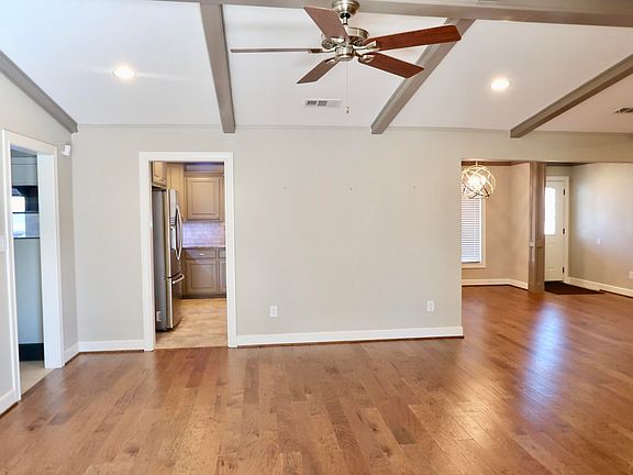 5th image of 907 W Mississippi St