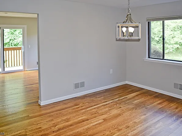 38 Park St APT 5B, Florham Park, NJ 07932