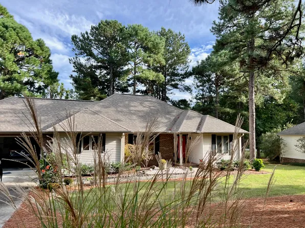 120 Heron Dr, West End, NC 27376