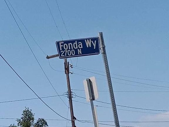 5th image of 2704 Fonda Way
