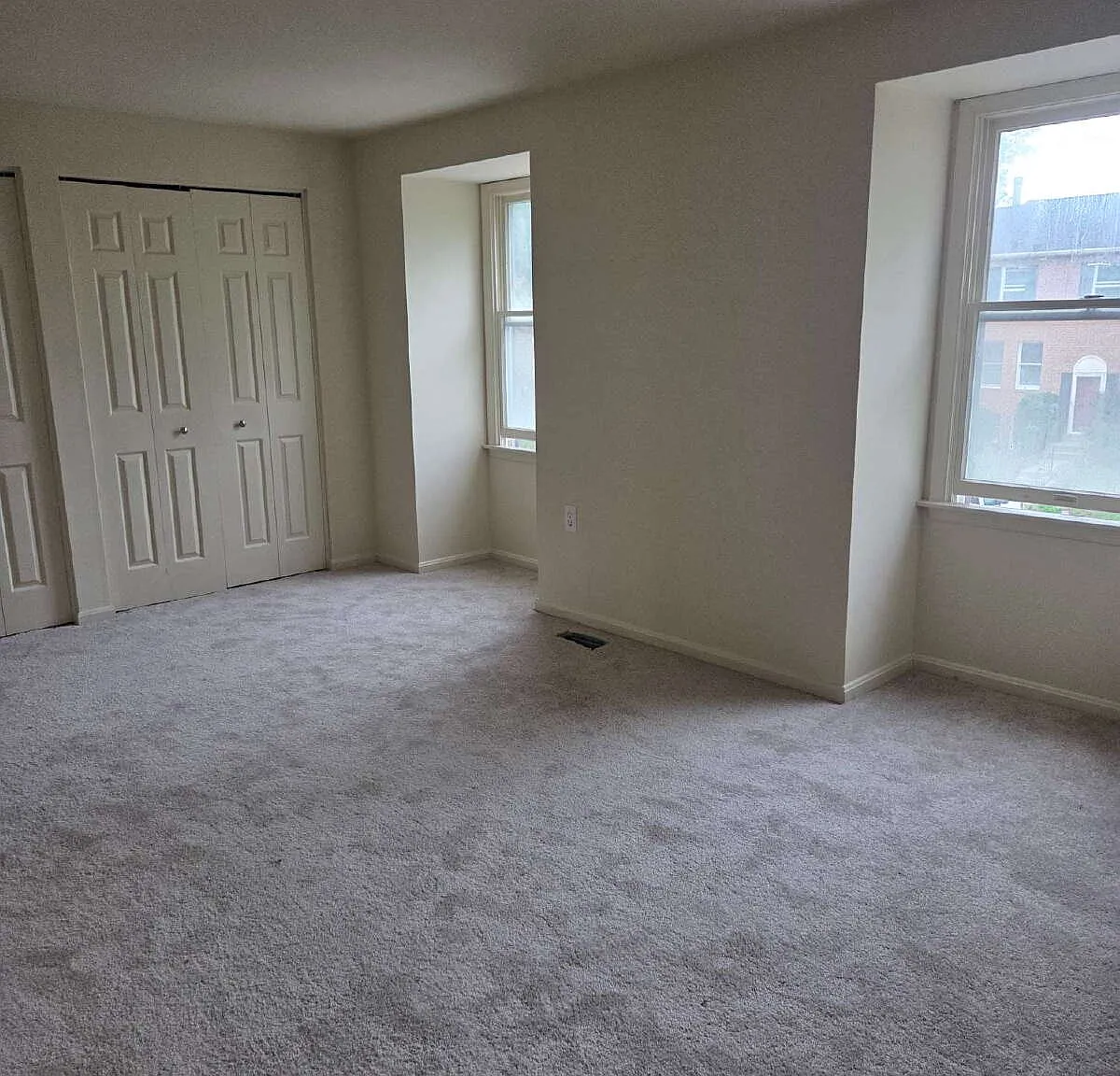 3 bed, 2.5 bath, 1840 sqft, $2,200 — Photo 2
