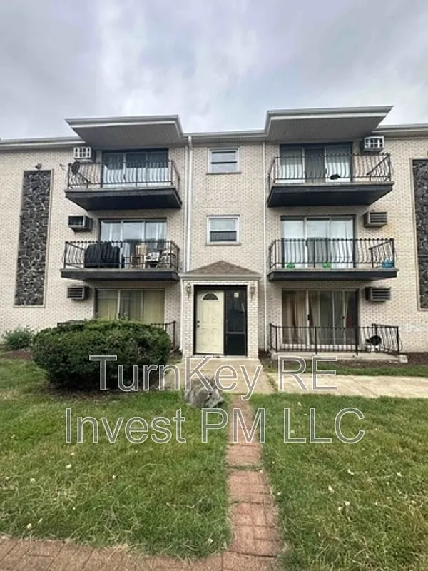 2 bed, 1.0 bath, $1,500 — Photo 1