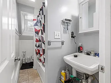10 Lawrence St — Photo 12