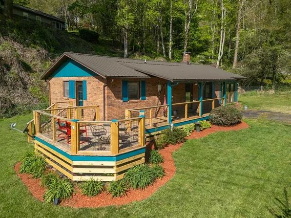 427 Kitchens Branch Rd, Sylva, NC 28779