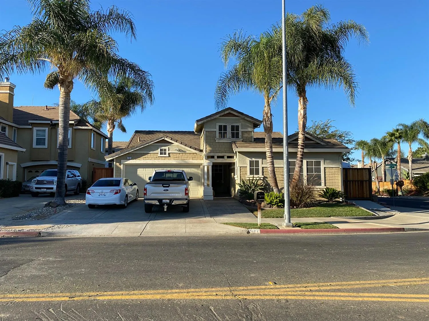 151 Continente Ave photo 1