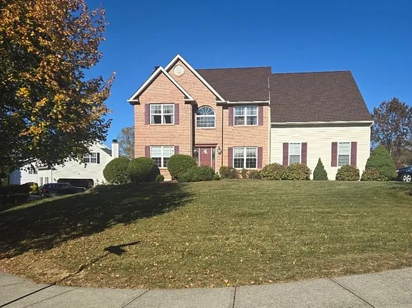 2326 Bordeaux Dr, Macungie, PA 18062