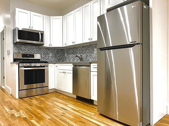 2nd image of 1420 Dekalb Ave #101