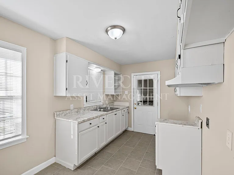 1290 Dellwood Ave — Photo 11
