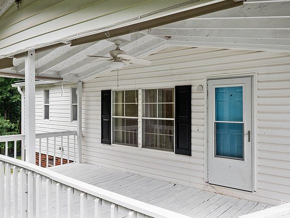 3rd image of 140 Little Valley Ln