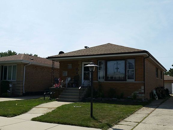 3rd image of 8342 S Komensky Ave