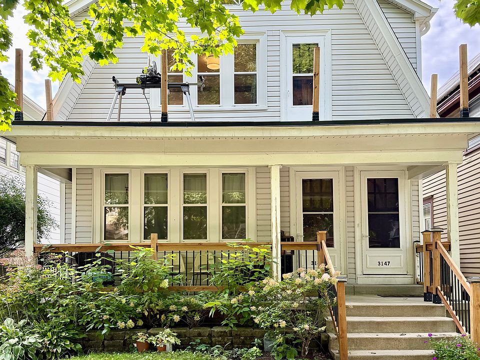 Tree house balcony (railing will look just like lower porch).