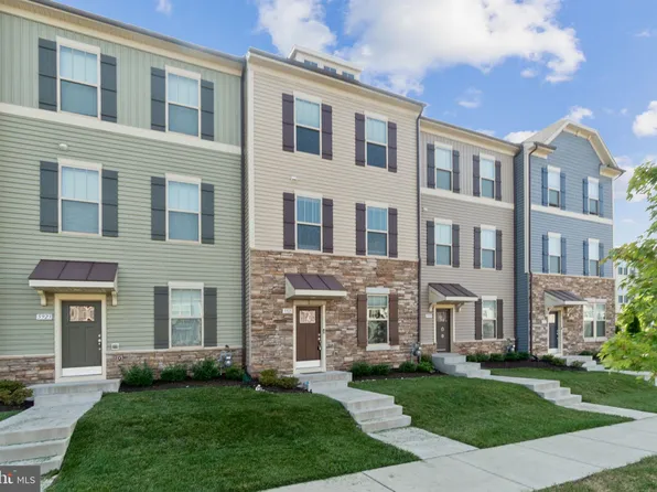 5921 Garden Walk Dr, Frederick, MD 21703
