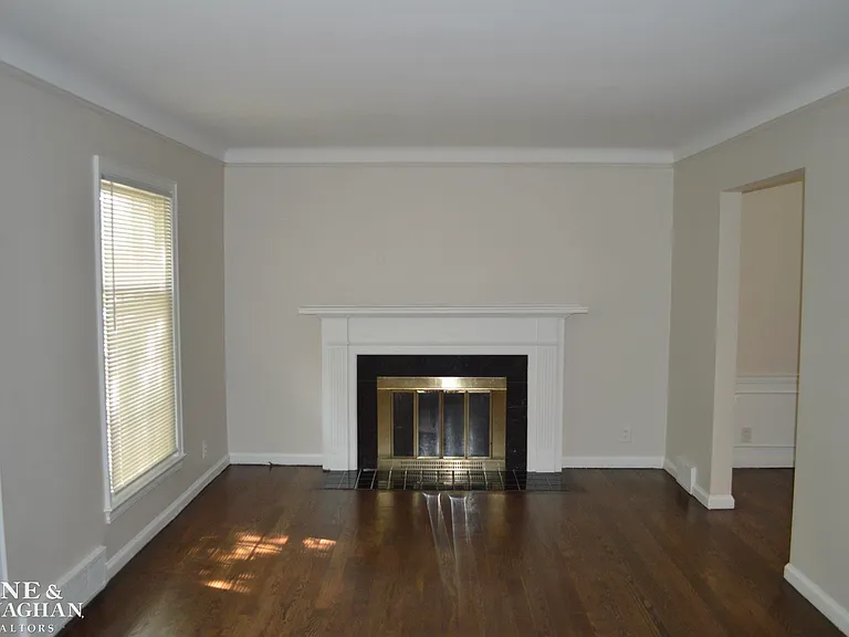 1932 Allard Ave — Photo 2