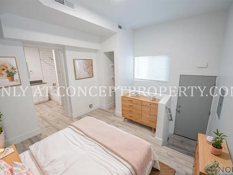 First Avenue Flats — Photo 87