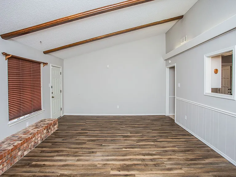 3401 Essex Ave — Photo 6