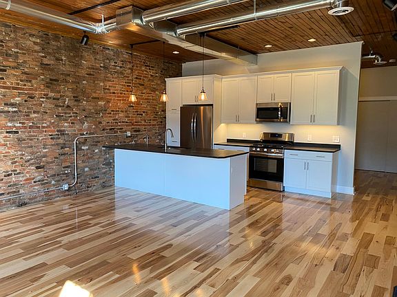 2nd image of 2 Monroe Ave Suite 3