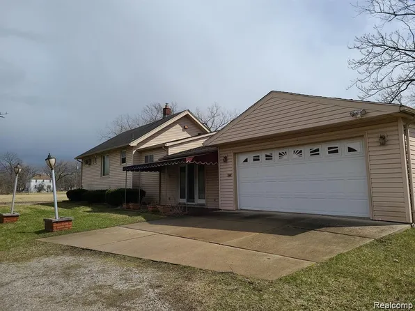 2912 Walnut St, Inkster, MI 48141