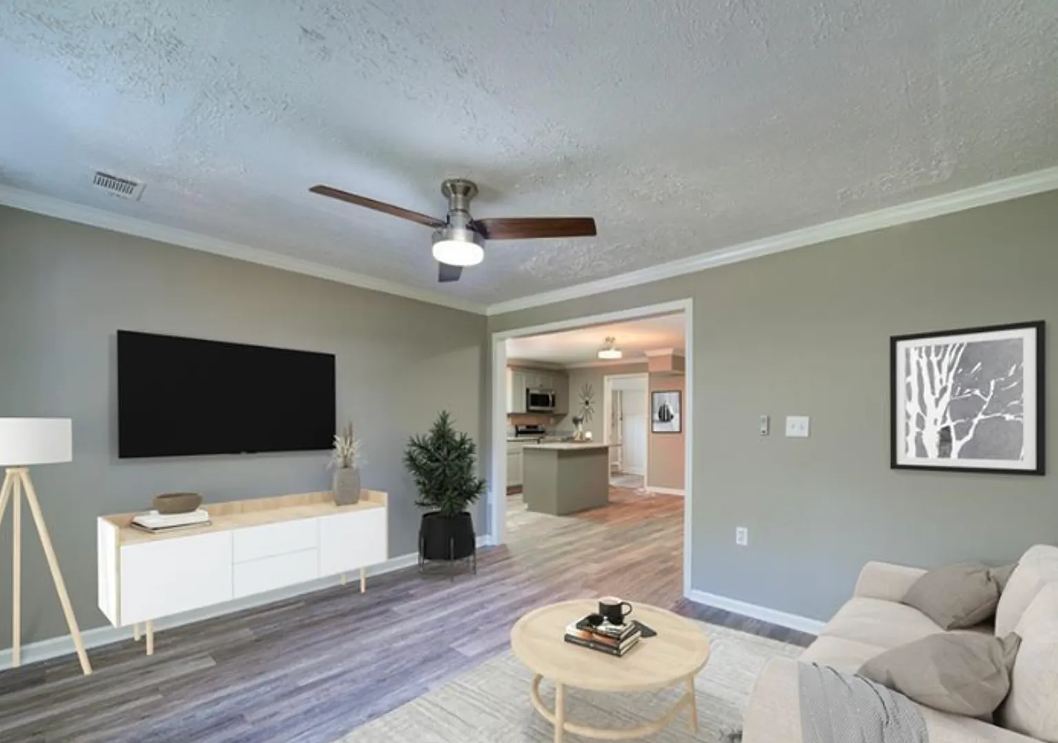 Room in 4 Bedroom Home at Grand Ave SW — Photo 4
