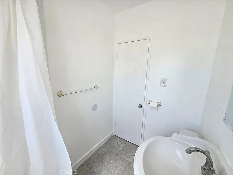 1140 W 120th St #8 — Photo 11
