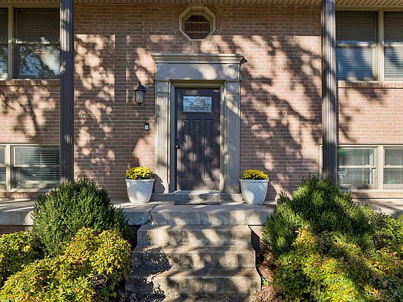 3rd image of 203 Tyler Dr
