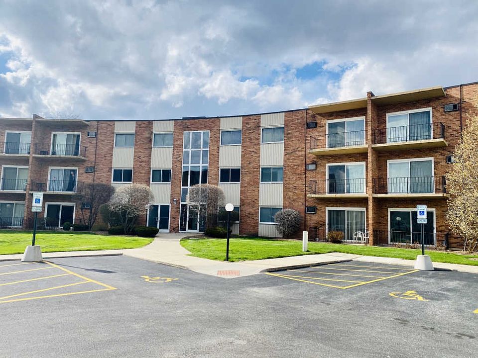 1st image of 9724 S Karlov Ave APT 302