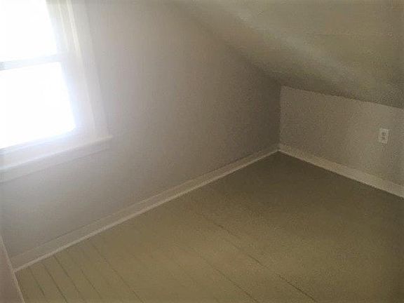 5th image of 23769 Hoover Ave #0