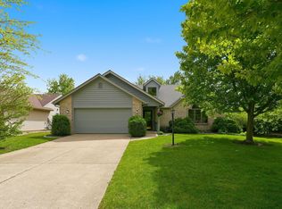 631 Autumn Ridge Ln, Fort Wayne, IN 46804