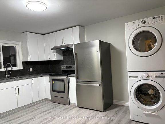 5th image of 15395 Bayview Ave