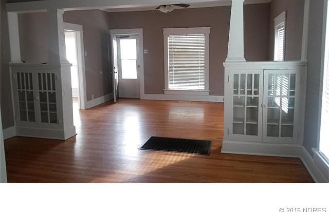 2nd image of 1115 E McLeod Ave