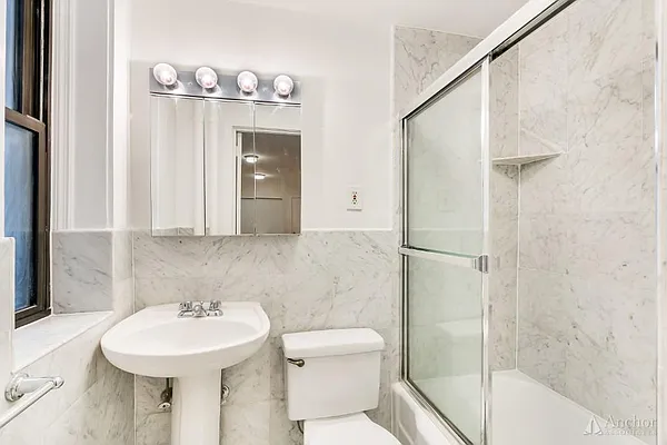 Rented by Anchor Associates | media 5