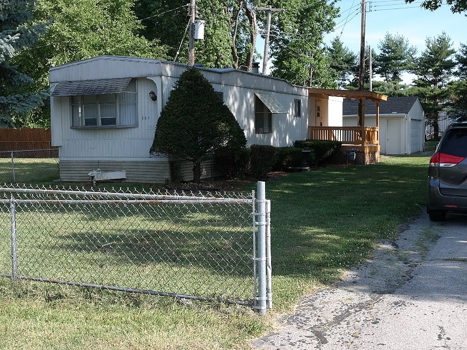 1st image of 901 Salem Pl