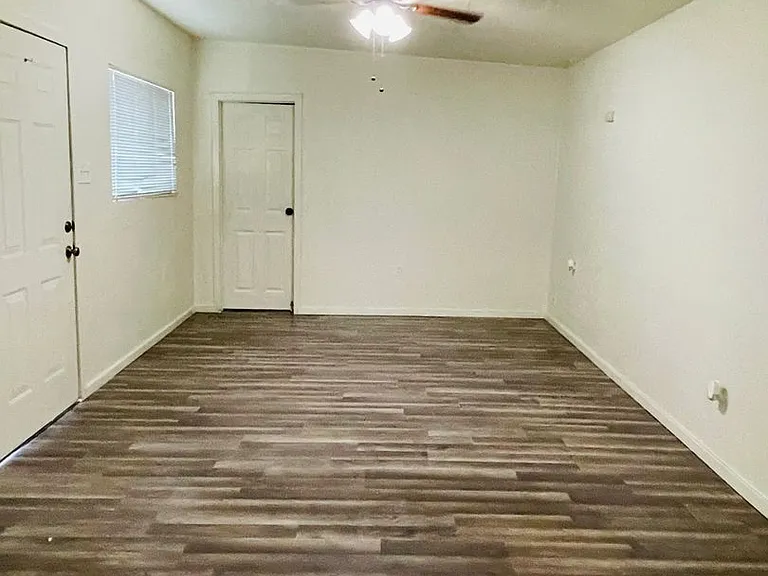 2408 Wulff Ln #9 — Photo 2