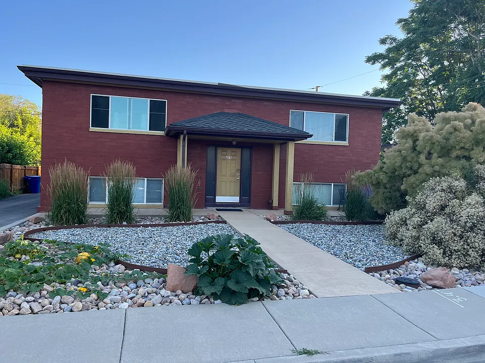 275 E Westminster Ave #2
