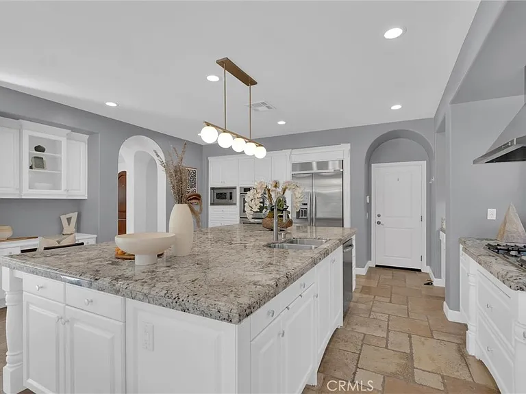 510 E Viewcrest Dr — Photo 26