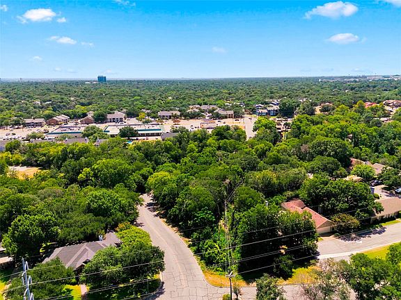 4th image of 4701 Greenleaf Dr