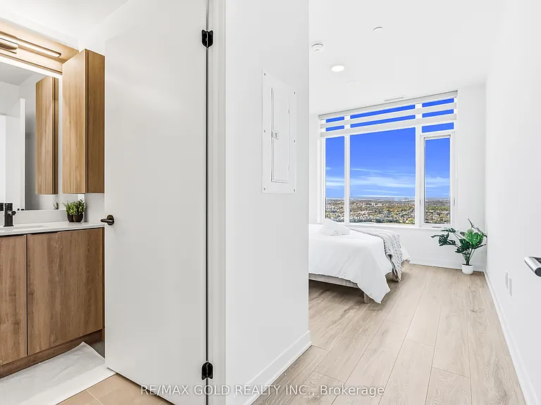 2495 Eglinton Ave W #2709 — Photo 15